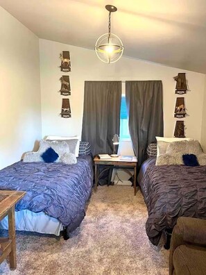3 bedrooms, desk, WiFi