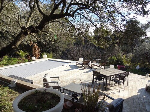 Petit paradis entre mer et montagne (nombreux échanges avec supers commentaires)