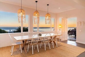 Dining - Splendido - Beautiful Villa with magnificent pool (Cape Town)
