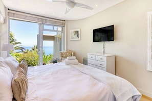 4 bedrooms, desk, iron/ironing board, WiFi