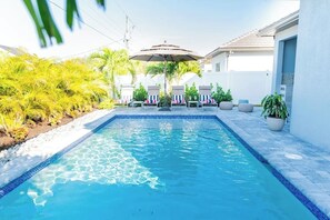 Outdoor pool, a heated pool - 779 Palm Paradise | Brand New Designer Pool Home (Naples)
