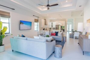 Télévision, livres, espaces bureaux