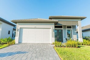 Exterior - 779 Palm Paradise | Brand New Designer Pool Home (Naples)