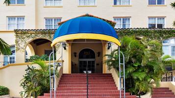 Entrada de la propiedad