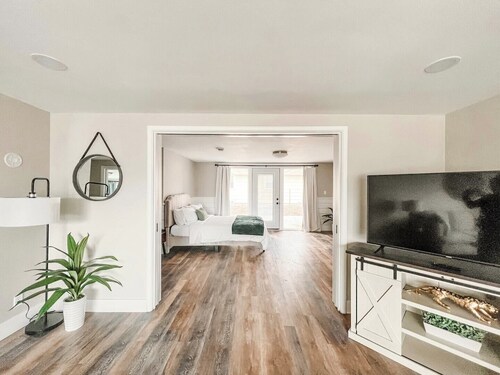 ATW Downtown | Lambeau | EAA | Spacious | Sleeps 9