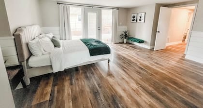 ATW Downtown | Lambeau | EAA | Spacious | Sleeps 9