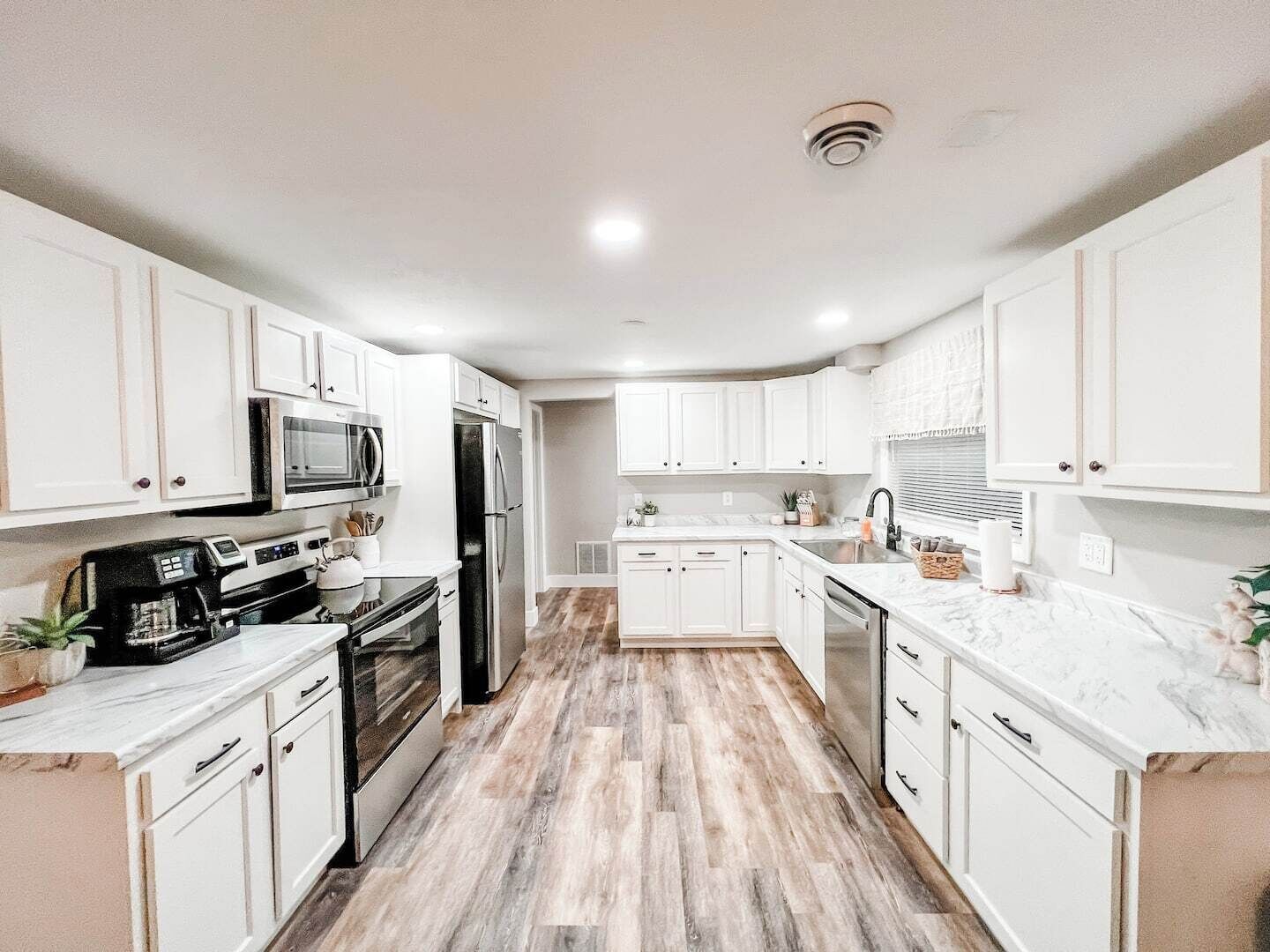 冰箱、微波炉、烤箱、炉灶