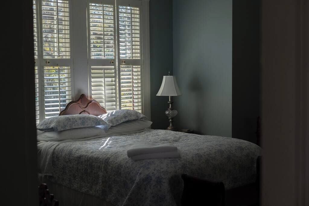 Queen Anne Room at Avera-Clarke
