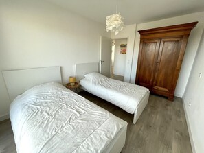 2 bedrooms, iron/ironing board, free WiFi