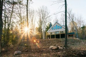 Exterior - Modern / open cabin at Waterville Estates (Thornton)