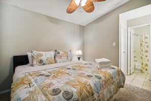 Condo, 1 King Bed with Sofa bed, Kitchen, Garden View | 1 bedroom, free WiFi