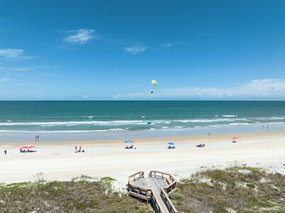 Spinnakers Reach 833