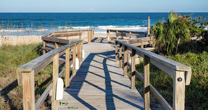 Spinnakers Reach 833 by Distinctive Beach Rentals