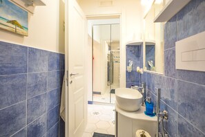 Shower, hair dryer, towels - 10 mins from the beach in the most panoramic area of Amalfi (Amalfi)