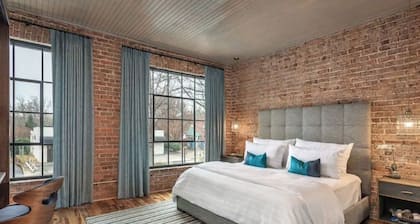 GORGEOUS 2 BR on MAIN #1
