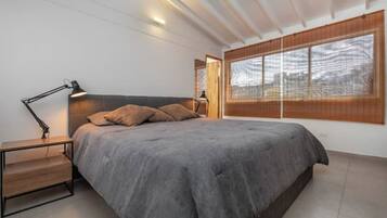 1 bedroom, in-room safe, desk, iron/ironing board