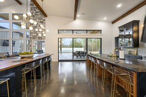 Fridge, microwave, oven, stovetop - New|Heated Pool|Hot Tub|Fire Pit|Games|Events|Private|Gated|Paved Street (Broken Bow)