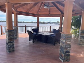 Terrace/patio - 5-Bedroom Water Front Vacation Home - Tropical Paradise with Breathtaking Views! (Port Richey)