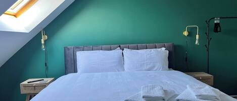 3 makuuhuonetta, silitysrauta/-lauta, ilmainen Wi-Fi, vuodevaatteet