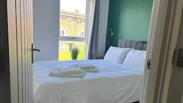 3 bedrooms, iron/ironing board, free WiFi, bed sheets