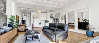 Best Location in Williamsburg Big Sunny Art Loft