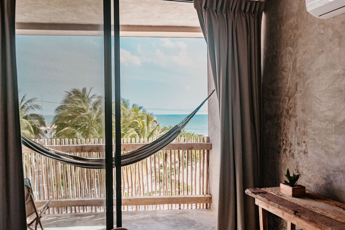 Ocean View Superior Room | Pemandangan dari bilik