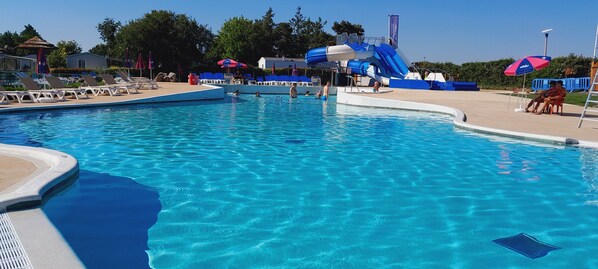 Indoor pool, outdoor pool