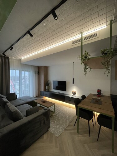 Luxury by The Lake Apartment Sibiu near Binder Lake, 10 min to center