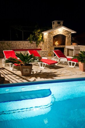 Piscine extérieure, piscine chauffée