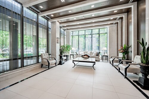 Chic Downtown Toronto Suite | Walk to Everything