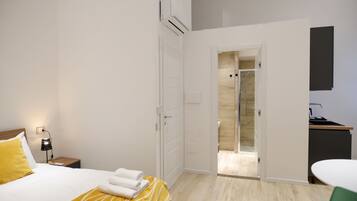 Standard Room, 1 King Bed, Hearing Accessible, Kitchen | Bathroom | Shower, hair dryer, towels, soap