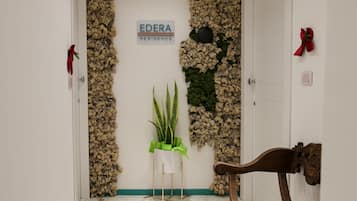 Basic Room | Down comforters, in-room safe, free WiFi, bed sheets