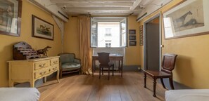 2 bedrooms, in-room safe, desk, iron/ironing board - A 17TH CENTURY -SLICE OF PROVENCAL LUXURY IN THE MYTHICAL DISTRICT OF ST GERMAIN (Paris)