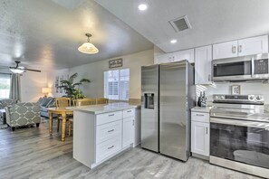 Refrigerador, microondas, parrilla de estufa y lavavajillas 