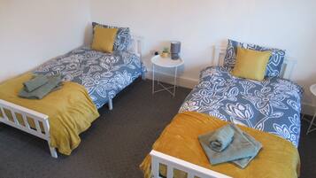 4 bedrooms, bed sheets