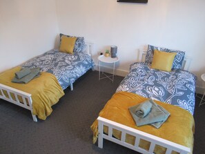 4 habitaciones y ropa de cama