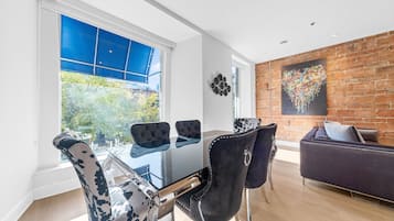 Presidential Apartment | In-room dining