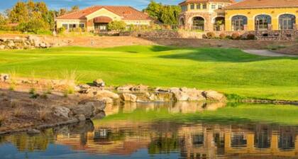 Modern 4 King Beds/Beauty Large yard/Golf/WFH/Long Stay/WIFI/FWY/25mins to Beach