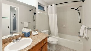 A bathroom with a sink, toilet, and bathtub. - ✨One Bedroom Stunning River Views at Fort Lauderdale (Fort Lauderdale)