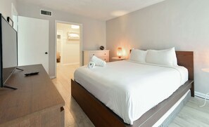 1 bedroom, desk, iron/ironing board, WiFi