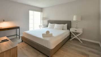 2 室のベッドルーム、高級寝具、低反発ベッド、デスク