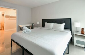 1 bedroom, premium bedding, memory foam beds, desk