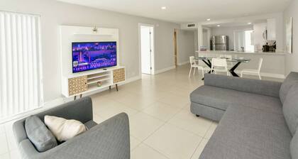 ✨Designer Two Bedroom Apartment at Fort Lauderdale