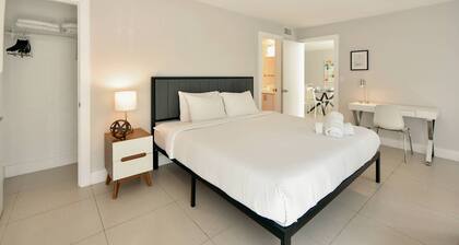 ✨Designer Two Bedroom Apartment at Fort Lauderdale