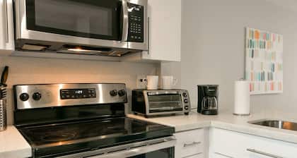 ✨Designer Two Bedroom Apartment at Fort Lauderdale