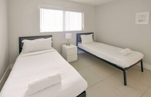 2 bedrooms, desk, iron/ironing board, WiFi