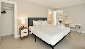 2 bedrooms, desk, iron/ironing board, WiFi