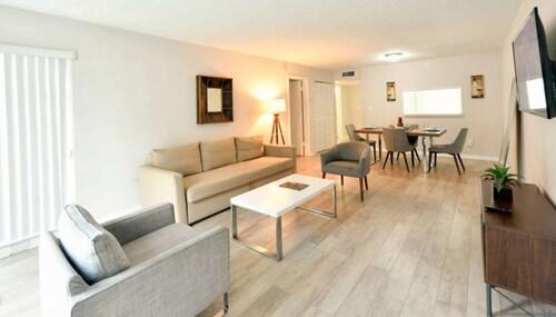 ✨Deluxe Designer Two Bedroom at Fort Lauderdale