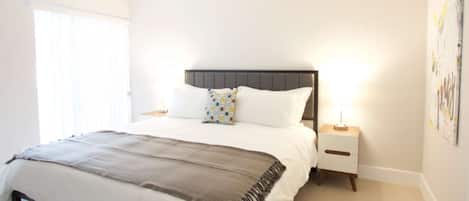 1 habitación, escritorio, tabla de planchar con plancha y wifi