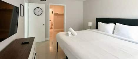 2 habitaciones, tabla de planchar con plancha, wifi y ropa de cama